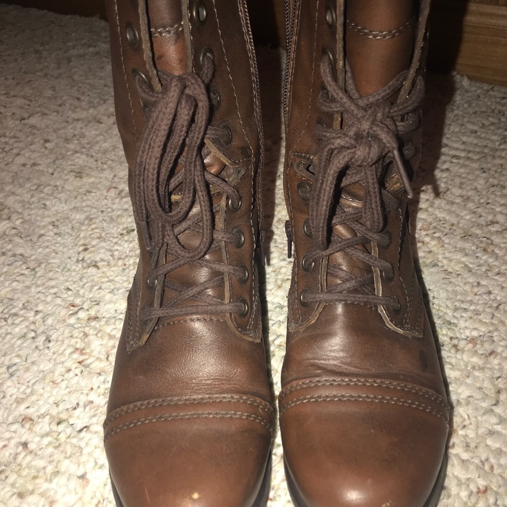 Combat boots